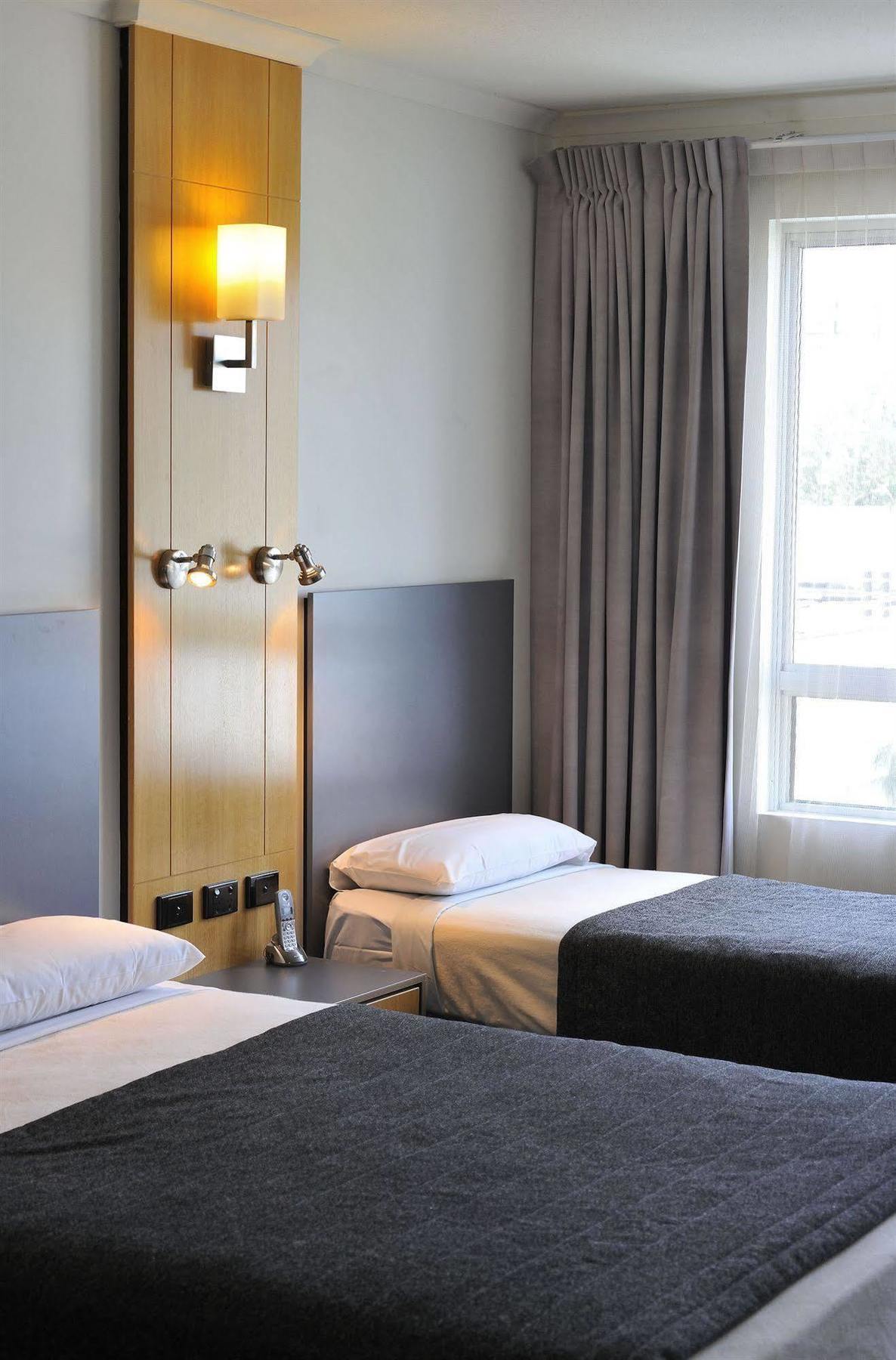 Metro Hotel Ipswich International Bagian luar foto